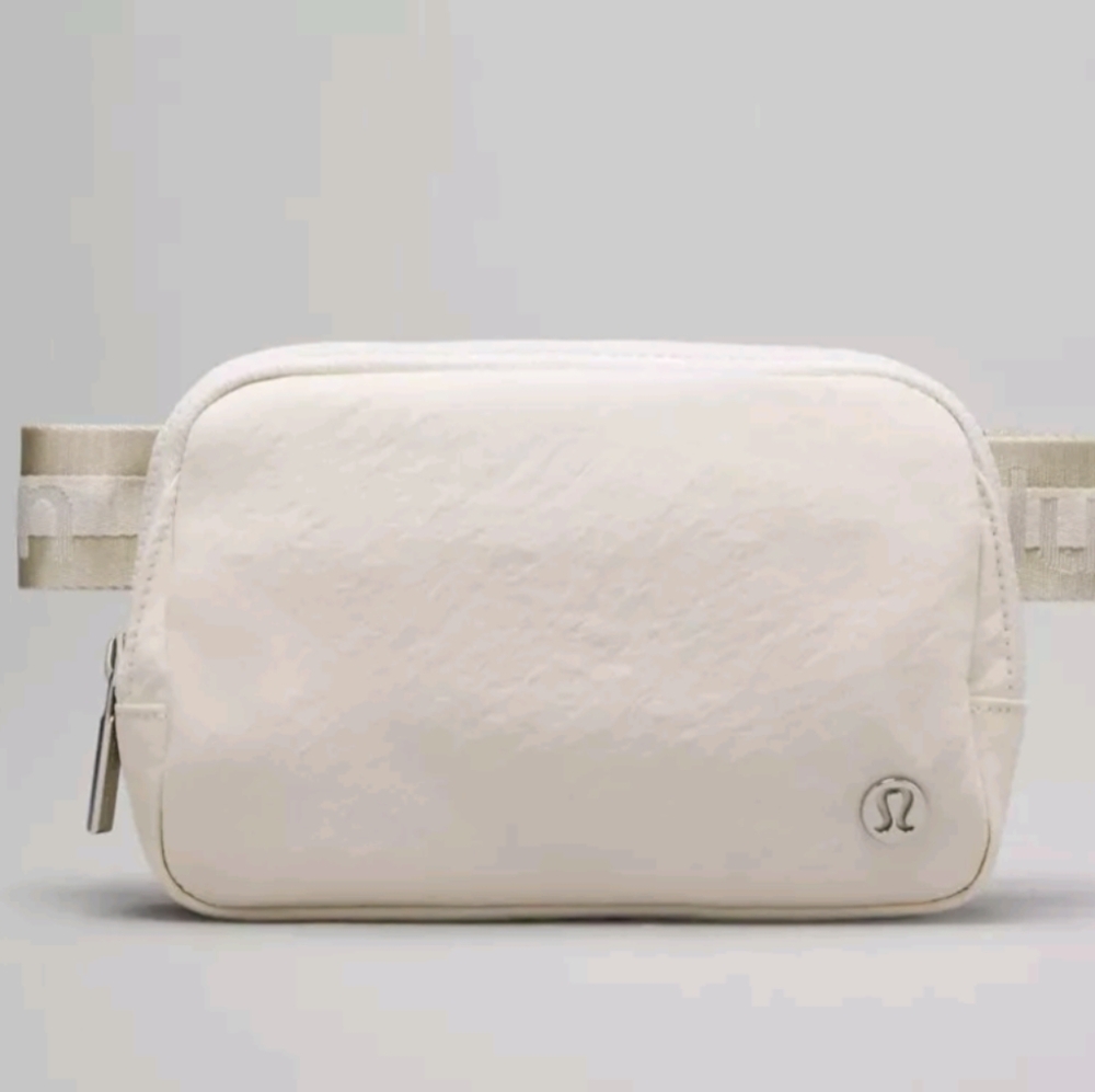 Lululemon Everywhere Belt Bag Wordmark, White Opal - Brand New